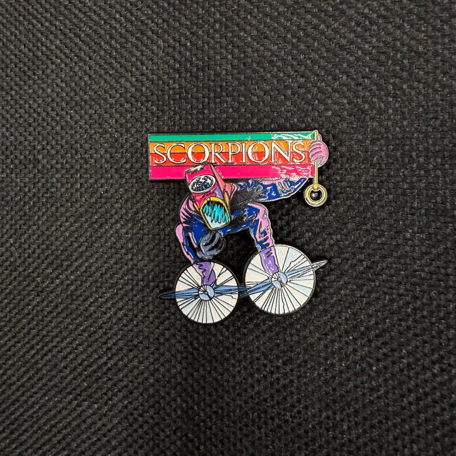 Scorpions - Fly To The Rainbow - Pin - Image 2